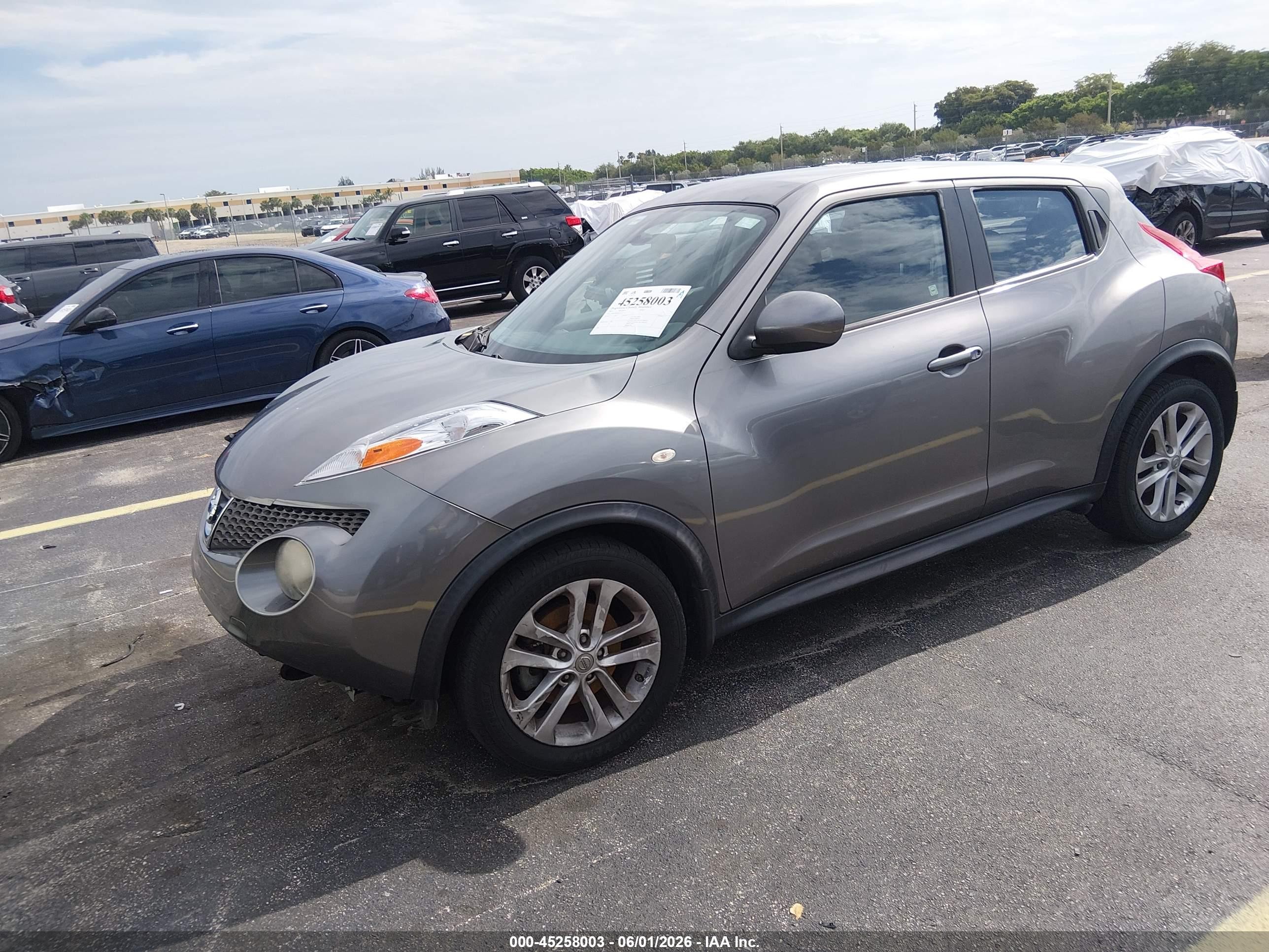 2013 Nissan Juke S Gray vin: JN8AF5MV6DT231113