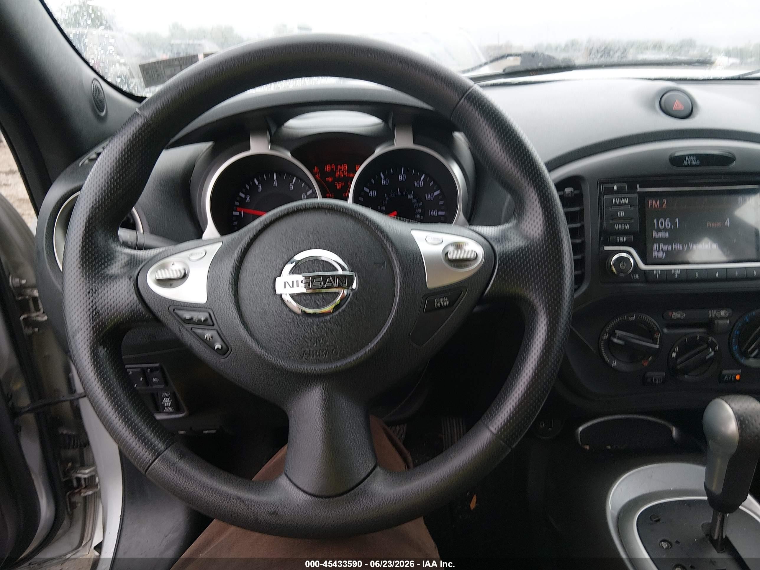2015 Nissan Juke S Silver vin: JN8AF5MV6FT556735