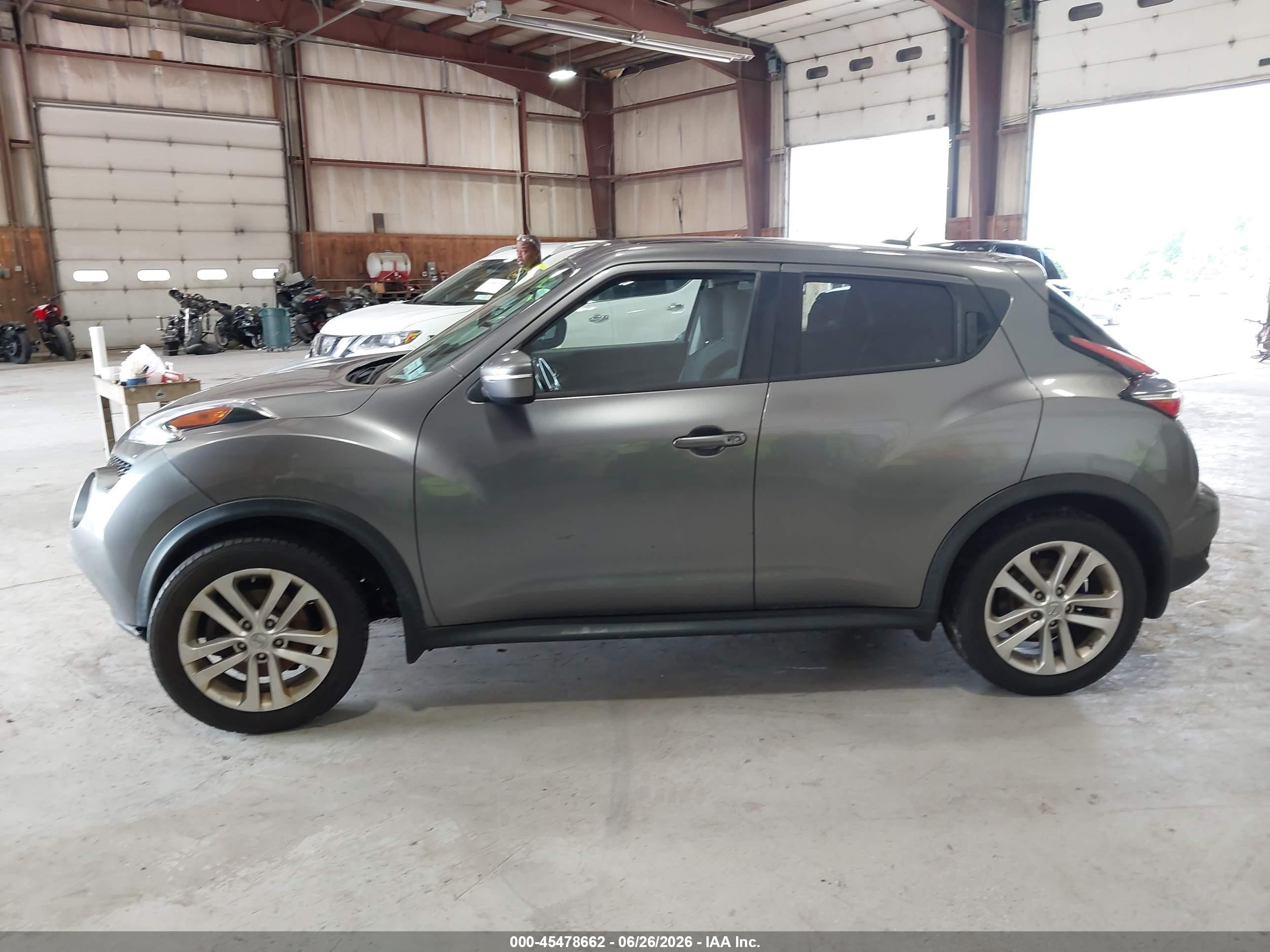 2015 Nissan Juke Sv Gray vin: JN8AF5MV6FT561000