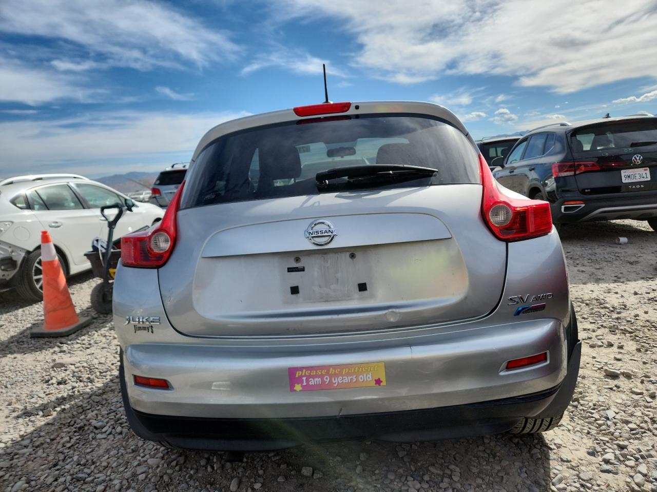 2011 Nissan Juke S Silver vin: JN8AF5MV7BT008978