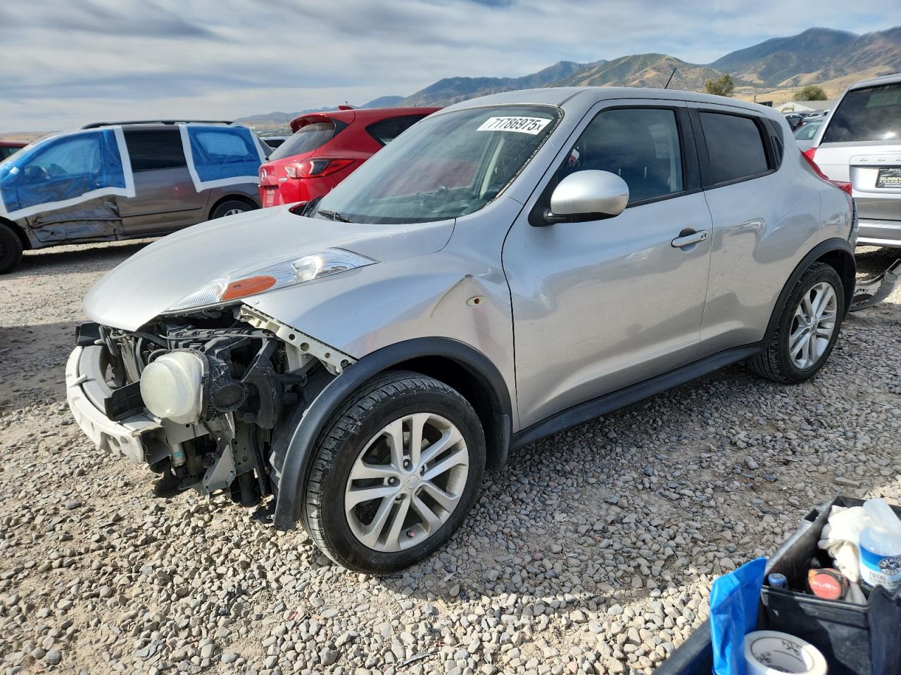 2011 Nissan Juke S Silver vin: JN8AF5MV7BT008978