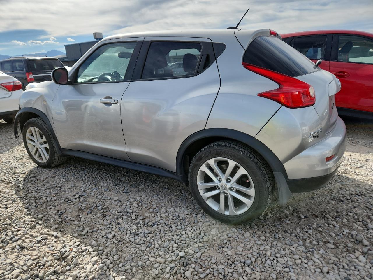 2011 Nissan Juke S Silver vin: JN8AF5MV7BT008978
