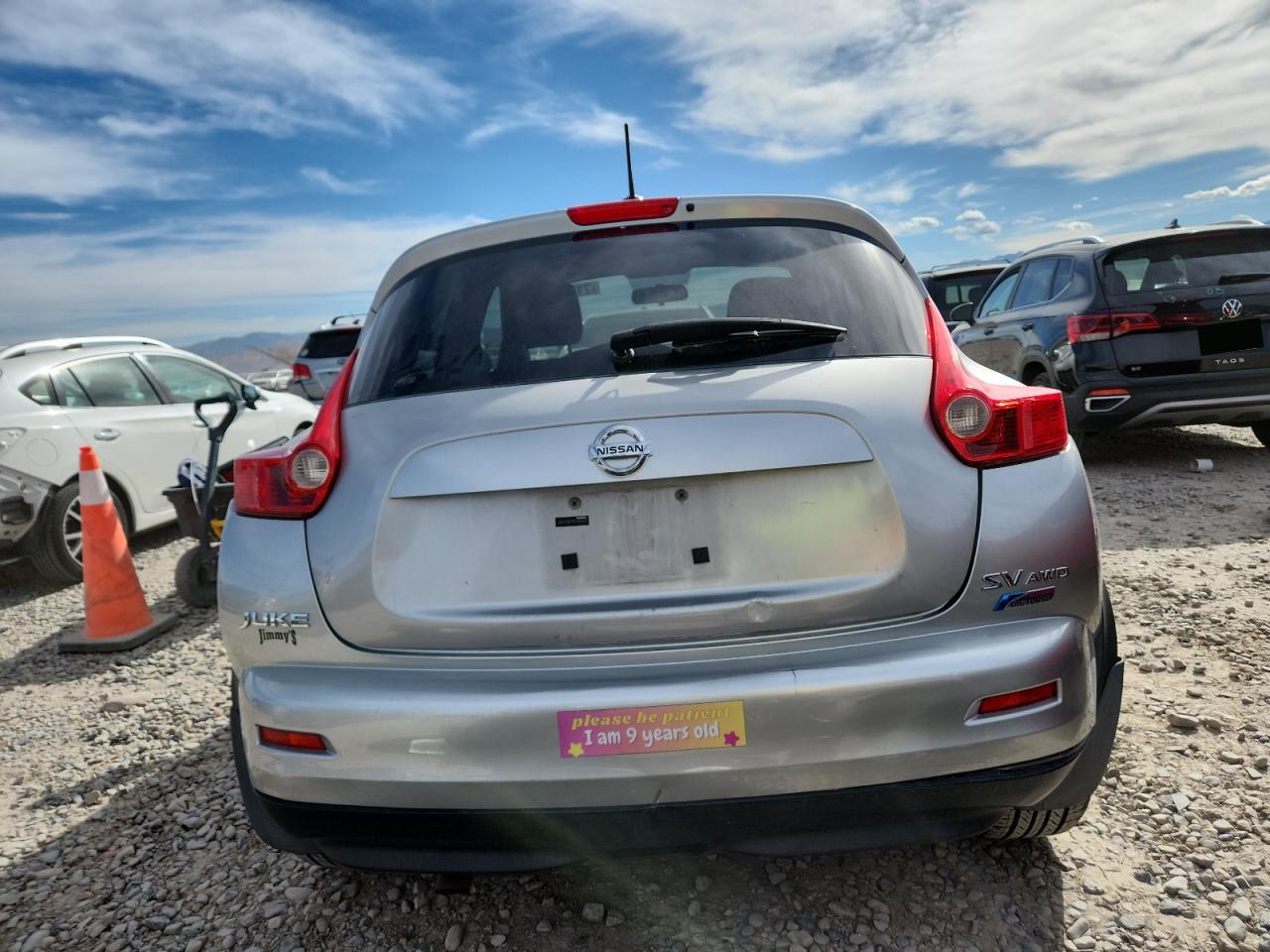 2011 Nissan Juke S Silver vin: JN8AF5MV7BT008978