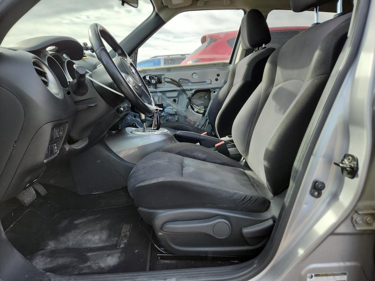 2011 Nissan Juke S Silver vin: JN8AF5MV7BT008978