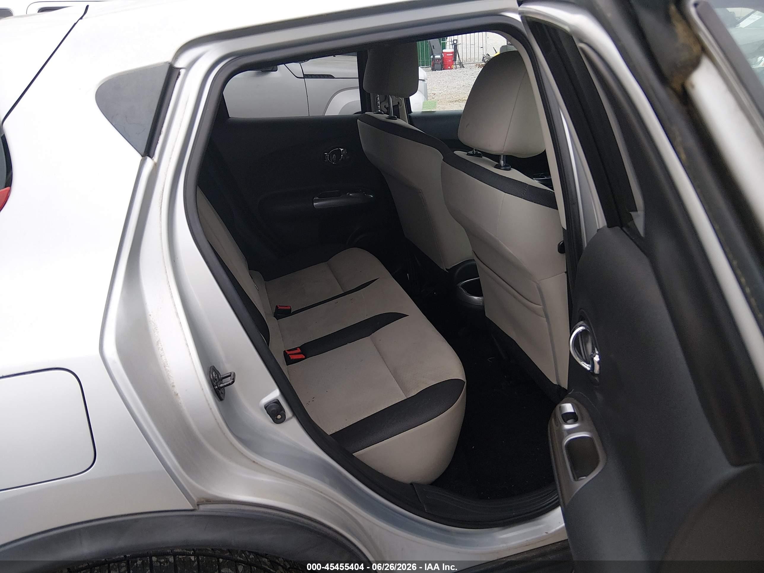 2013 Nissan Juke Sv Silver vin: JN8AF5MV7DT205202