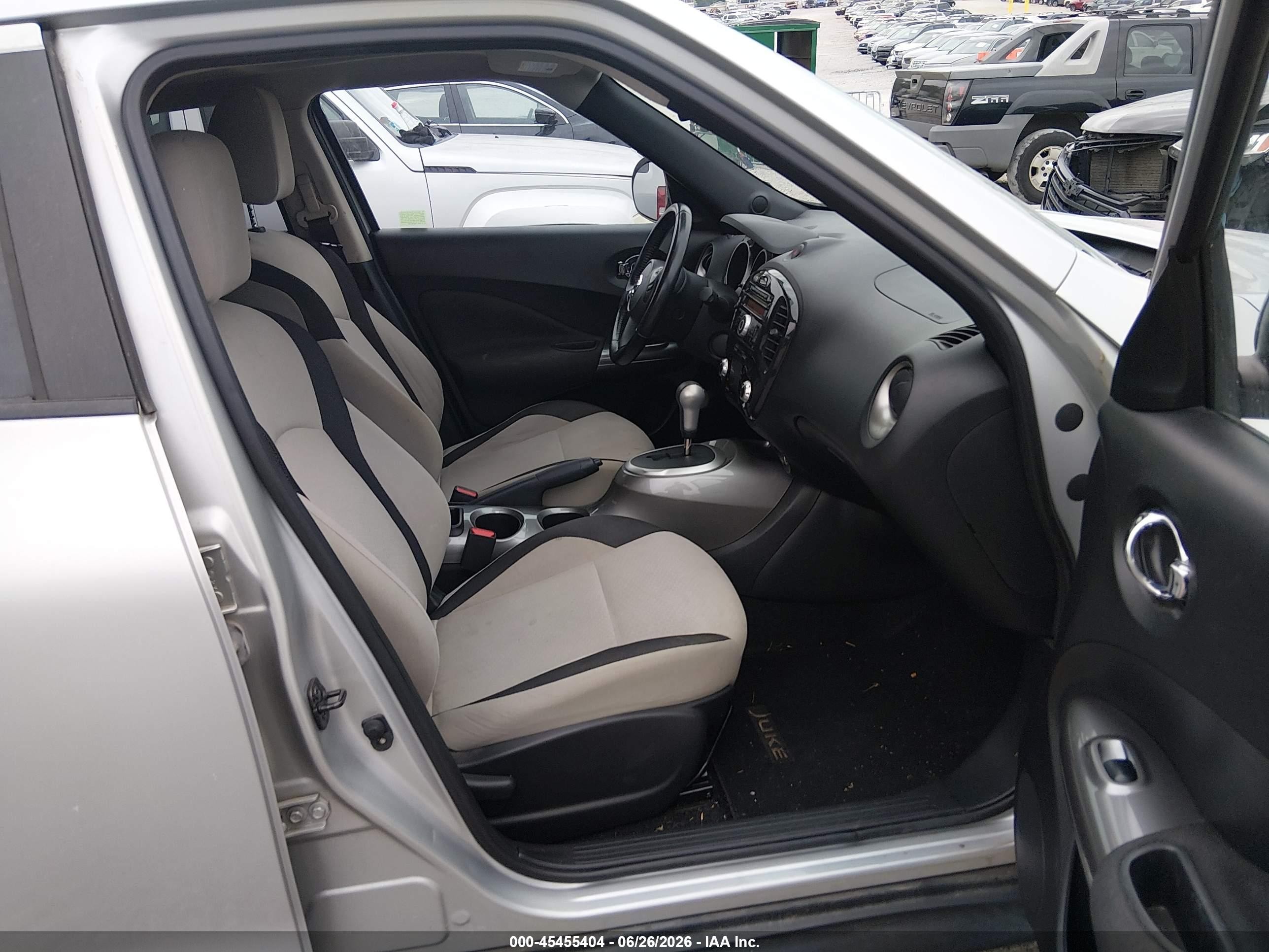 2013 Nissan Juke Sv Silver vin: JN8AF5MV7DT205202