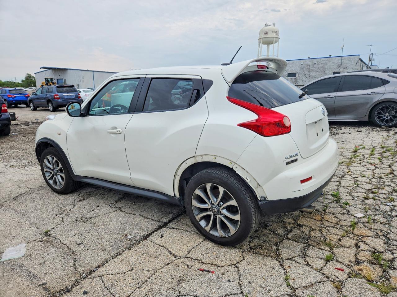 2013 Nissan Juke S White vin: JN8AF5MV7DT211985
