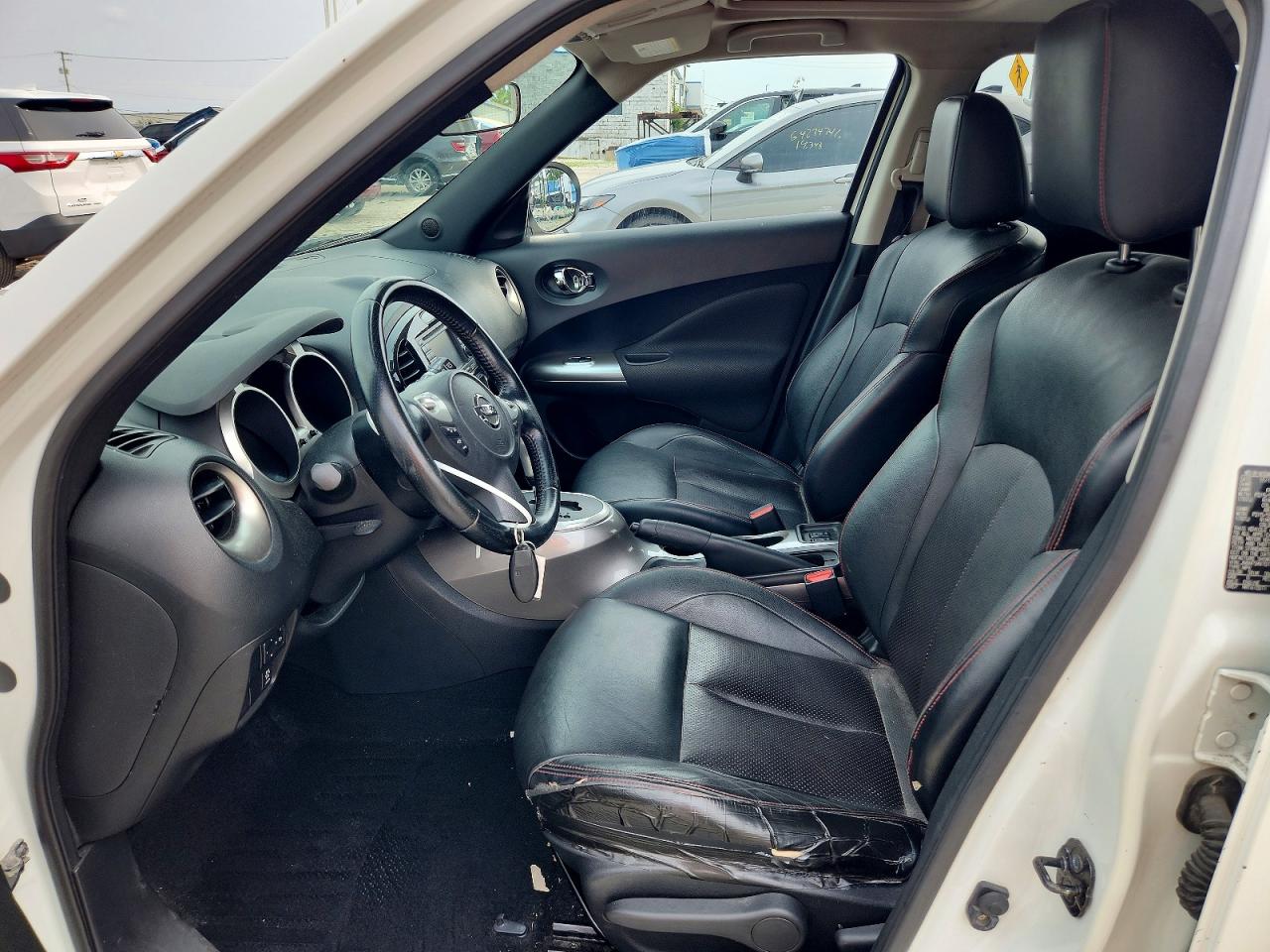 2013 Nissan Juke S White vin: JN8AF5MV7DT211985