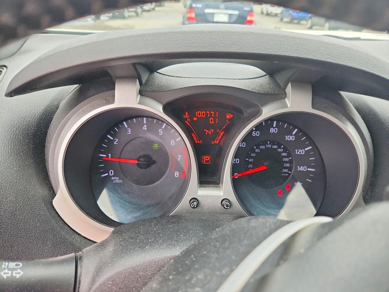 2013 Nissan Juke S White vin: JN8AF5MV7DT211985