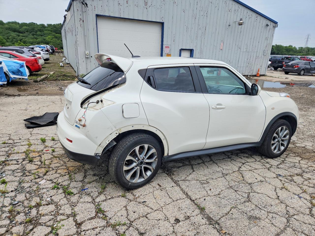 2013 Nissan Juke S White vin: JN8AF5MV7DT211985