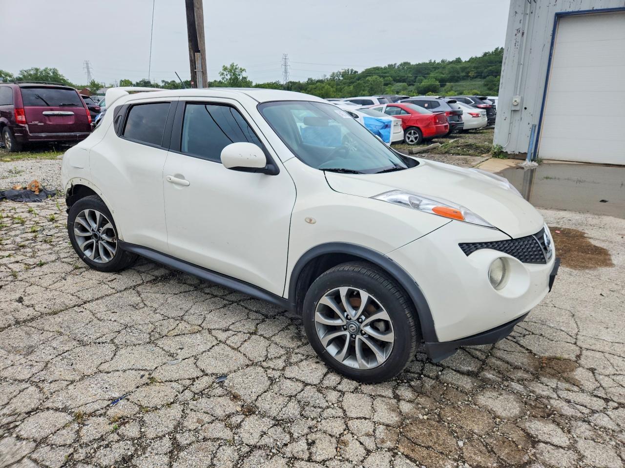 2013 Nissan Juke S White vin: JN8AF5MV7DT211985