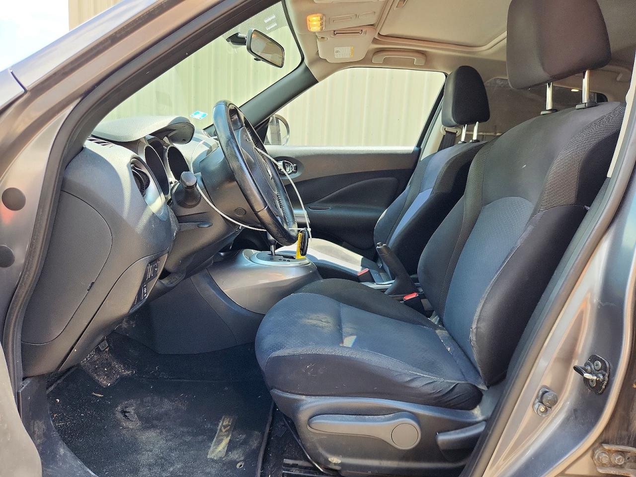 2014 Nissan Juke S Silver vin: JN8AF5MV7ET359250