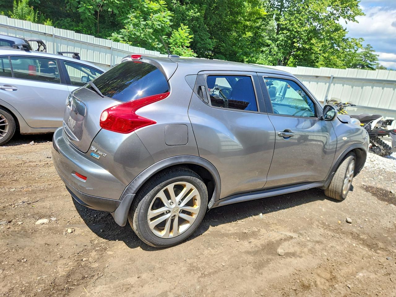 2014 Nissan Juke S Silver vin: JN8AF5MV7ET359250