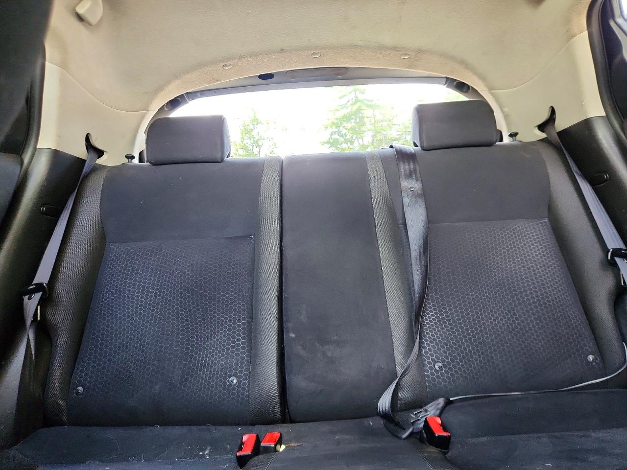 2014 Nissan Juke S Silver vin: JN8AF5MV7ET359250