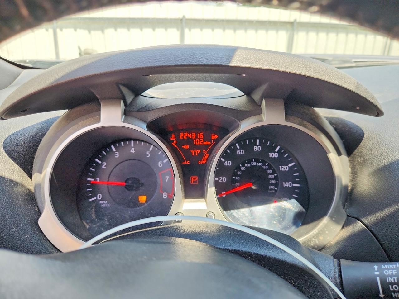 2014 Nissan Juke S Silver vin: JN8AF5MV7ET359250