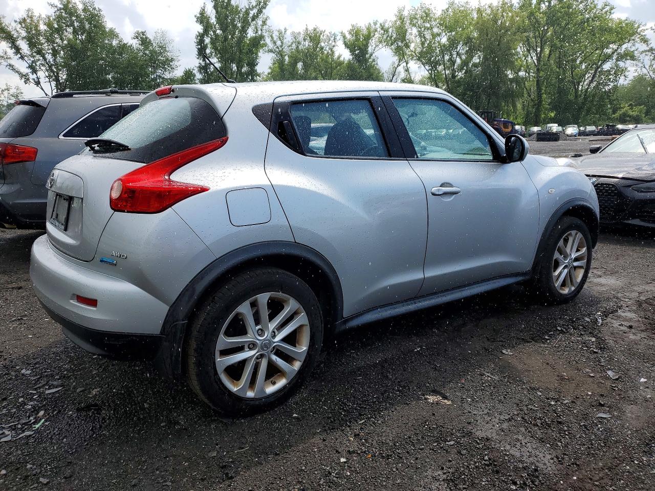 2014 Nissan Juke S Silver vin: JN8AF5MV7ET482532