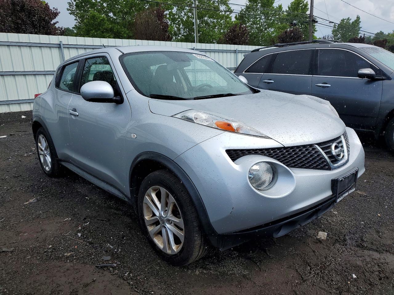 2014 Nissan Juke S Silver vin: JN8AF5MV7ET482532