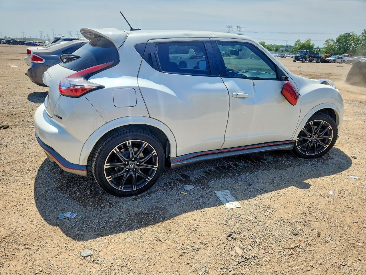 2015 Nissan Juke S White vin: JN8AF5MV7FT563919