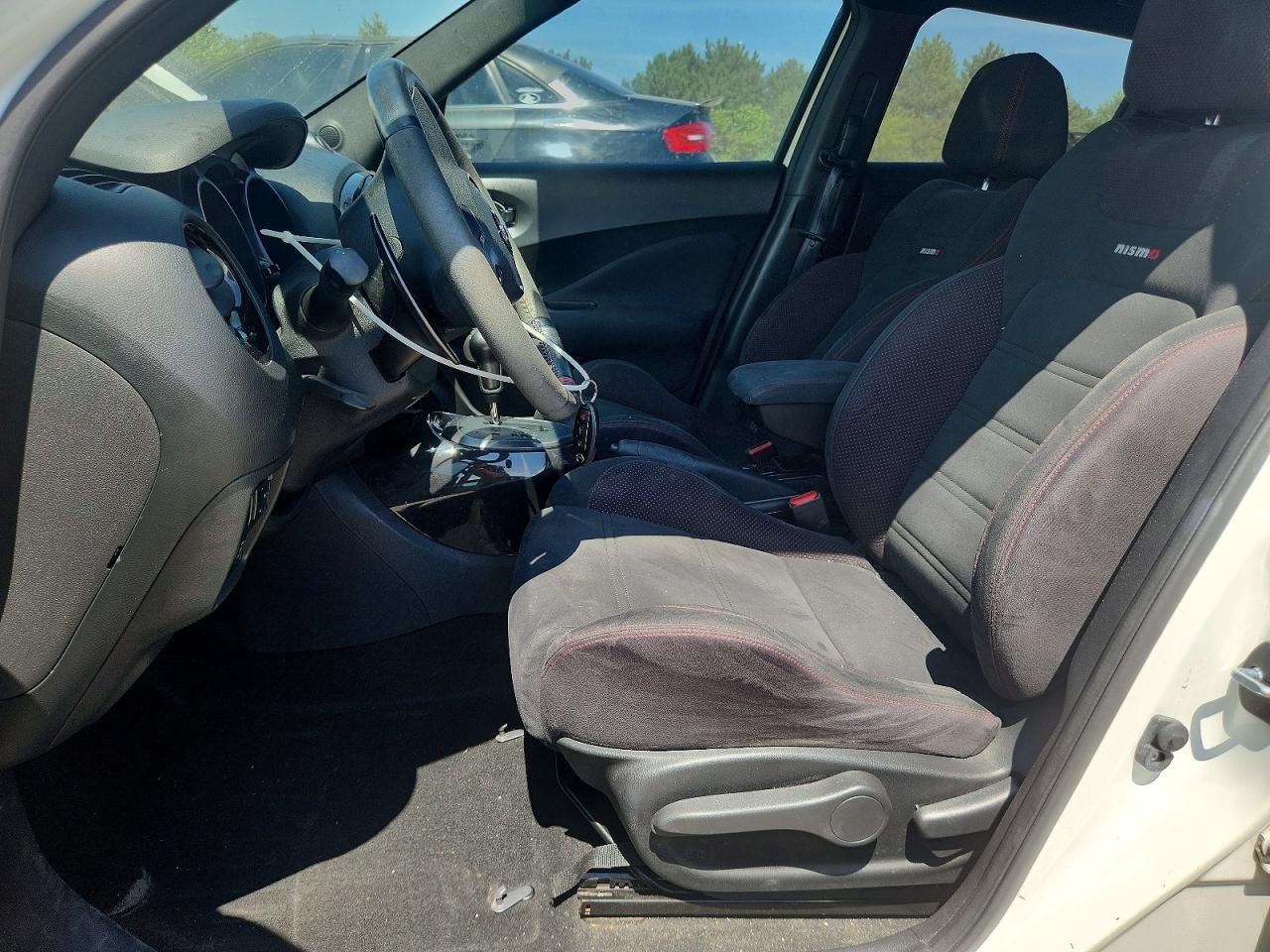 2015 Nissan Juke S White vin: JN8AF5MV7FT563919