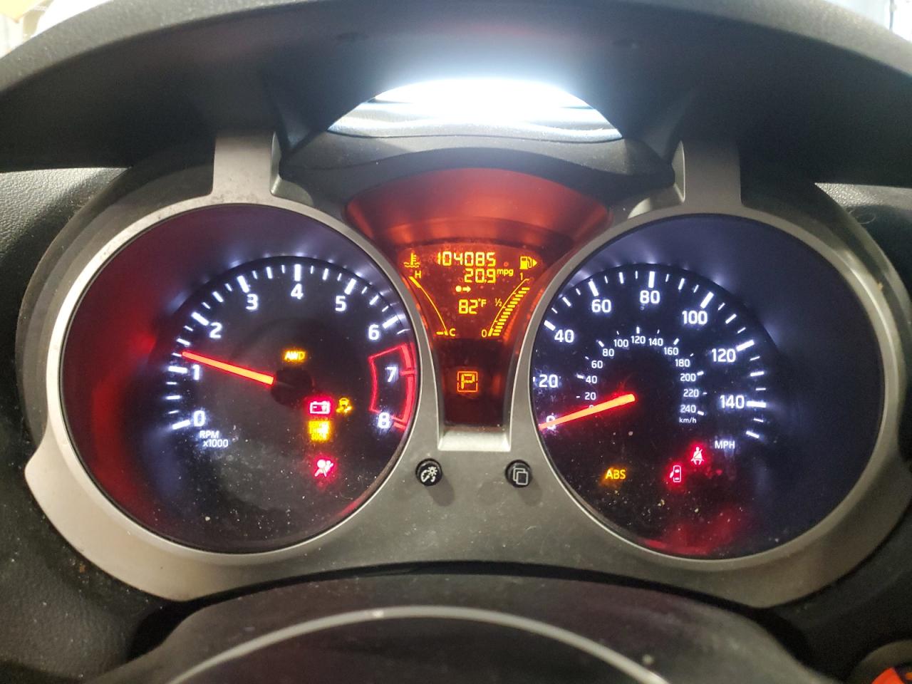 2015 Nissan Juke Sv Yellow vin: JN8AF5MV7FT564049 Damage: Warning Light - Air Bag, On, Unacceptable