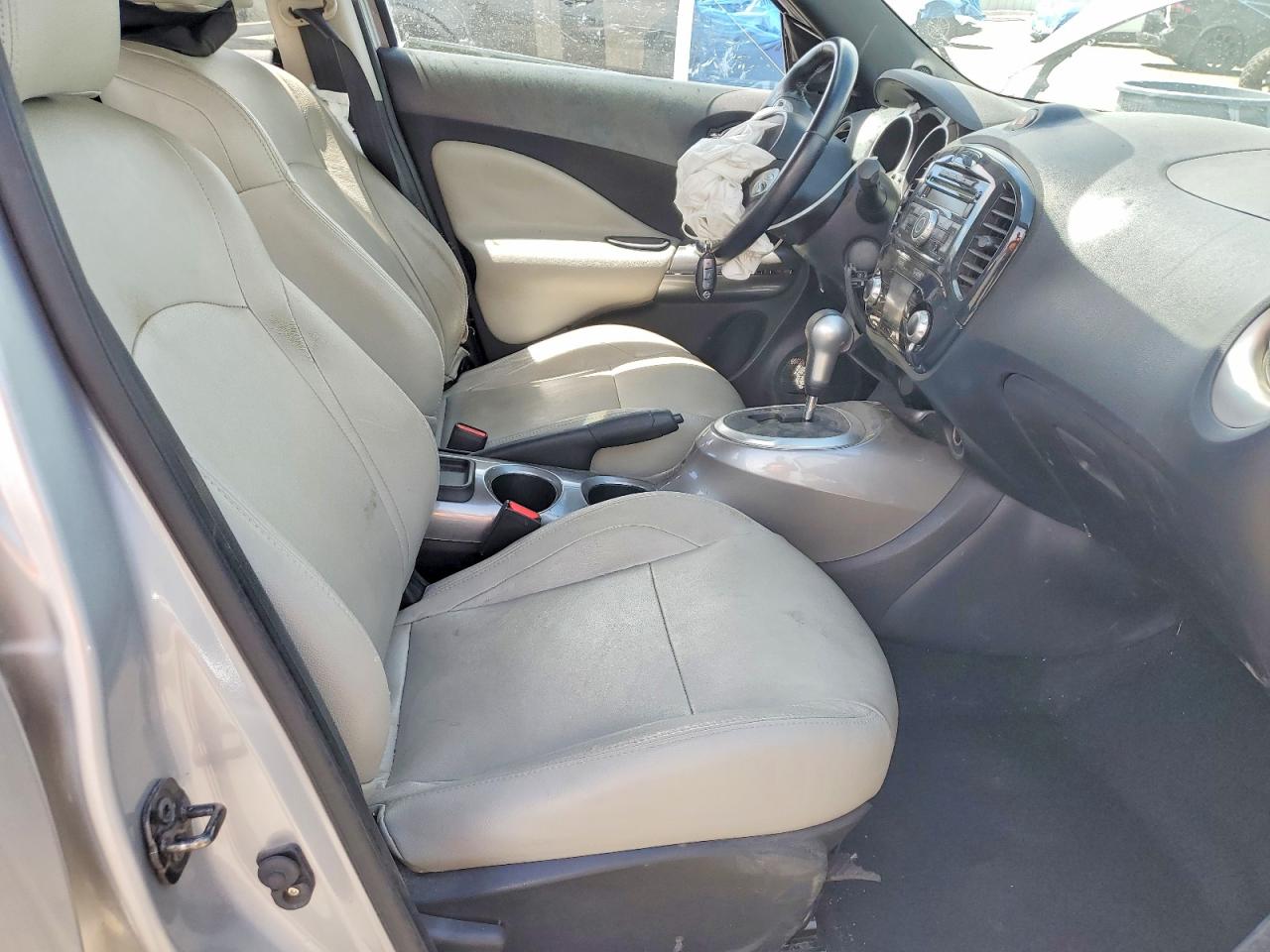 2011 Nissan Juke S Silver vin: JN8AF5MV8BT012229