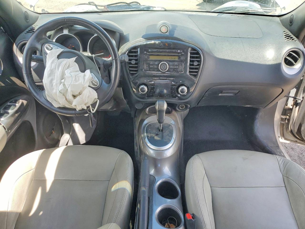 2011 Nissan Juke S Silver vin: JN8AF5MV8BT012229