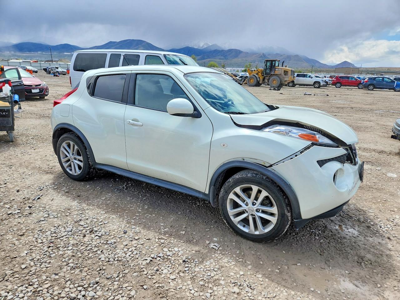 2011 Nissan Juke S Белый vin: JN8AF5MV8BT018869