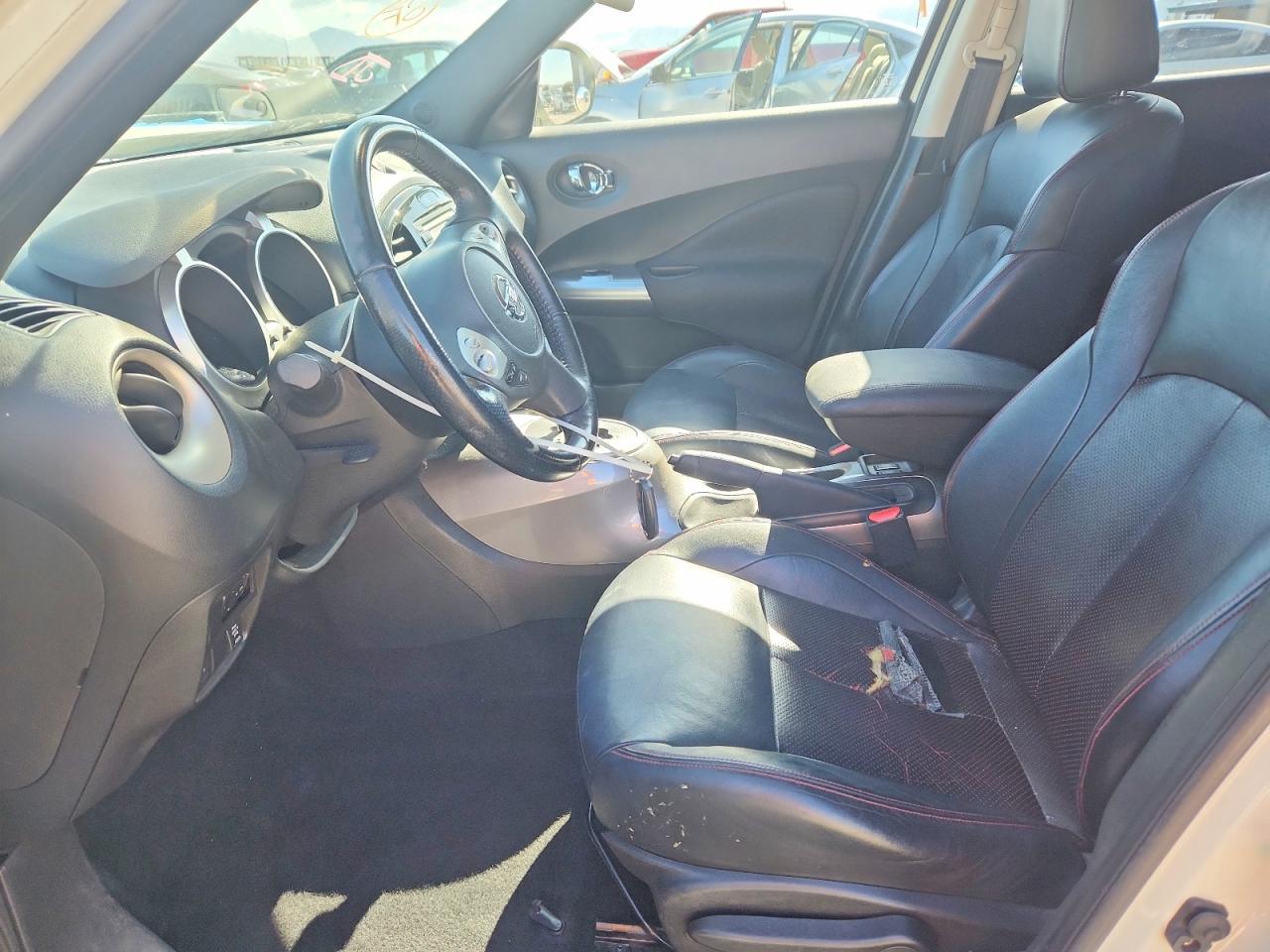 2011 Nissan Juke S Белый vin: JN8AF5MV8BT018869