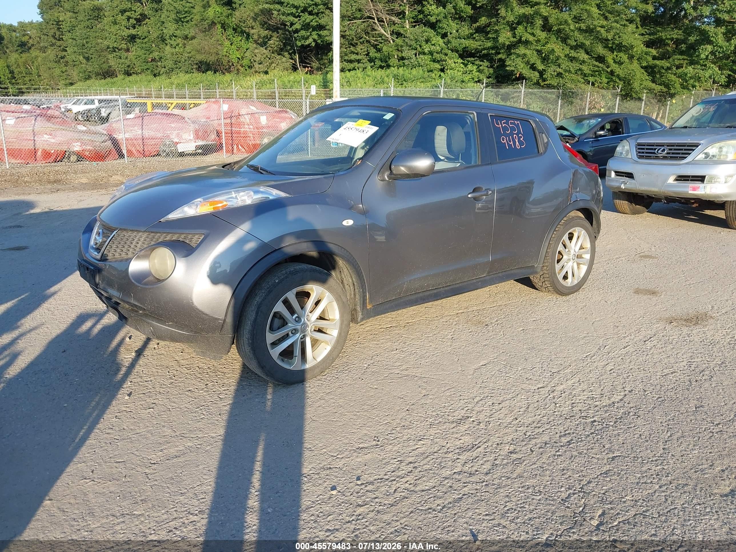 2011 Nissan Juke Sv Gray vin: JN8AF5MV8BT023201