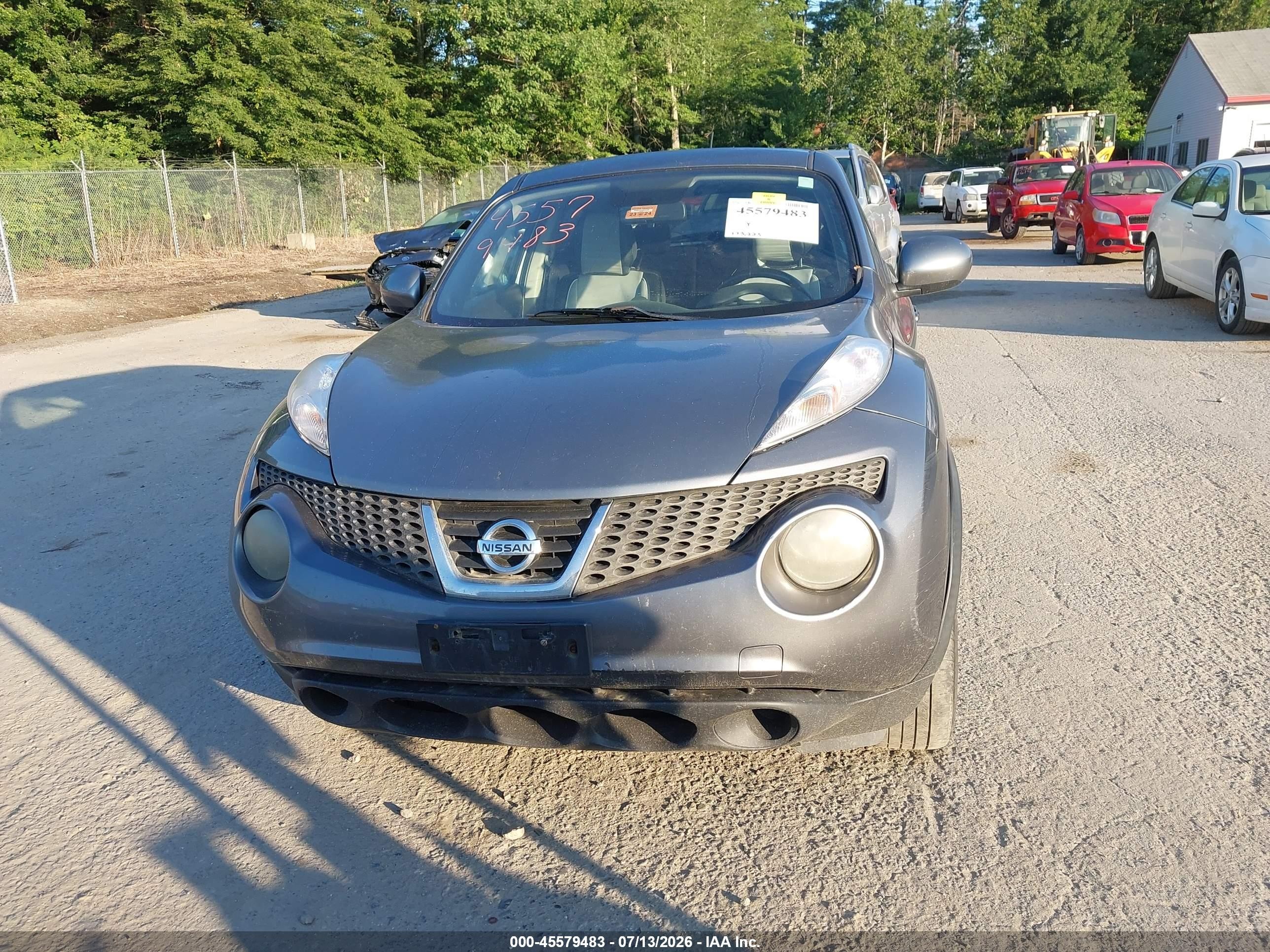 2011 Nissan Juke Sv Gray vin: JN8AF5MV8BT023201