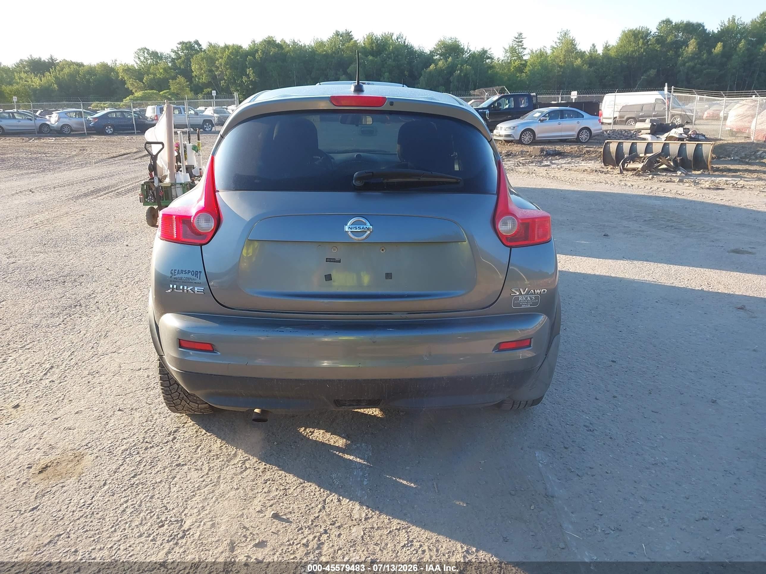 2011 Nissan Juke Sv Gray vin: JN8AF5MV8BT023201