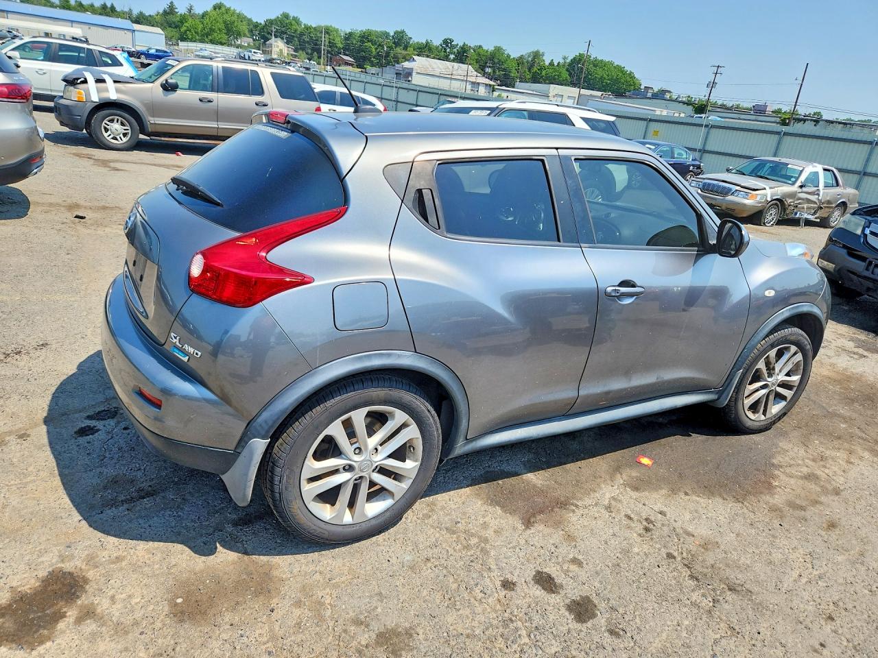 2012 Nissan Juke S Gray vin: JN8AF5MV8CT106631