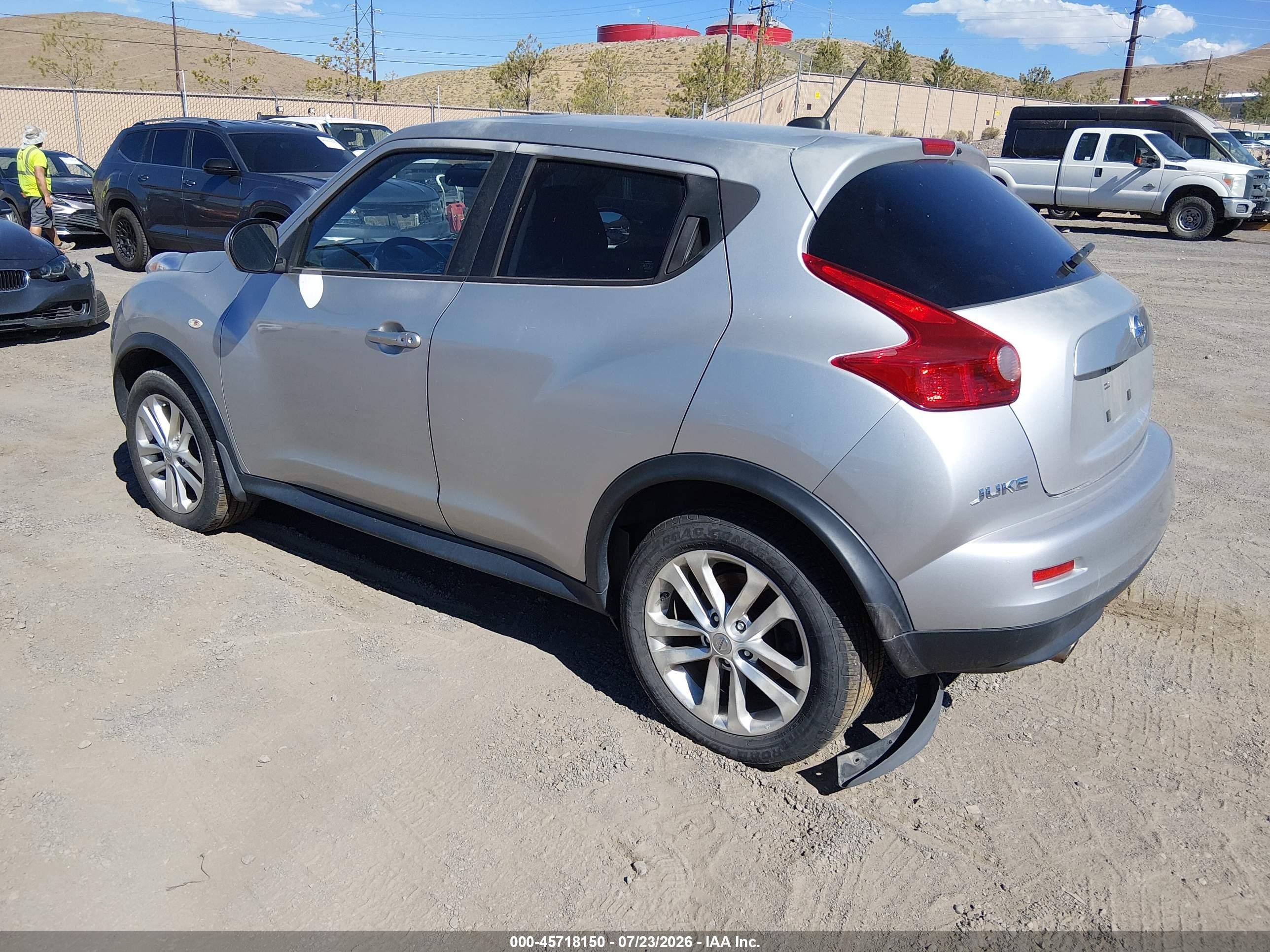 2012 Nissan Juke Sv Silver vin: JN8AF5MV8CT120058