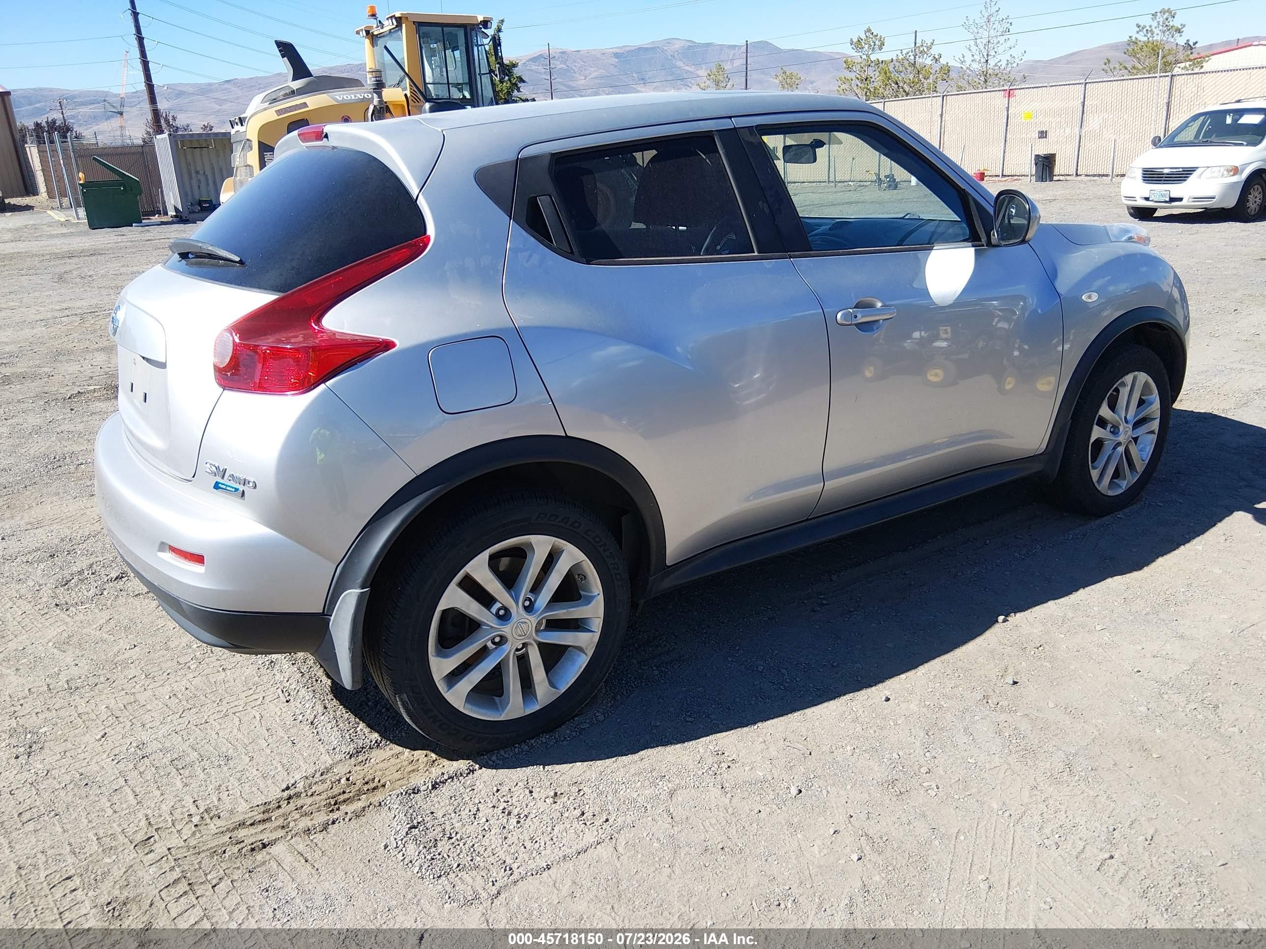2012 Nissan Juke Sv Silver vin: JN8AF5MV8CT120058