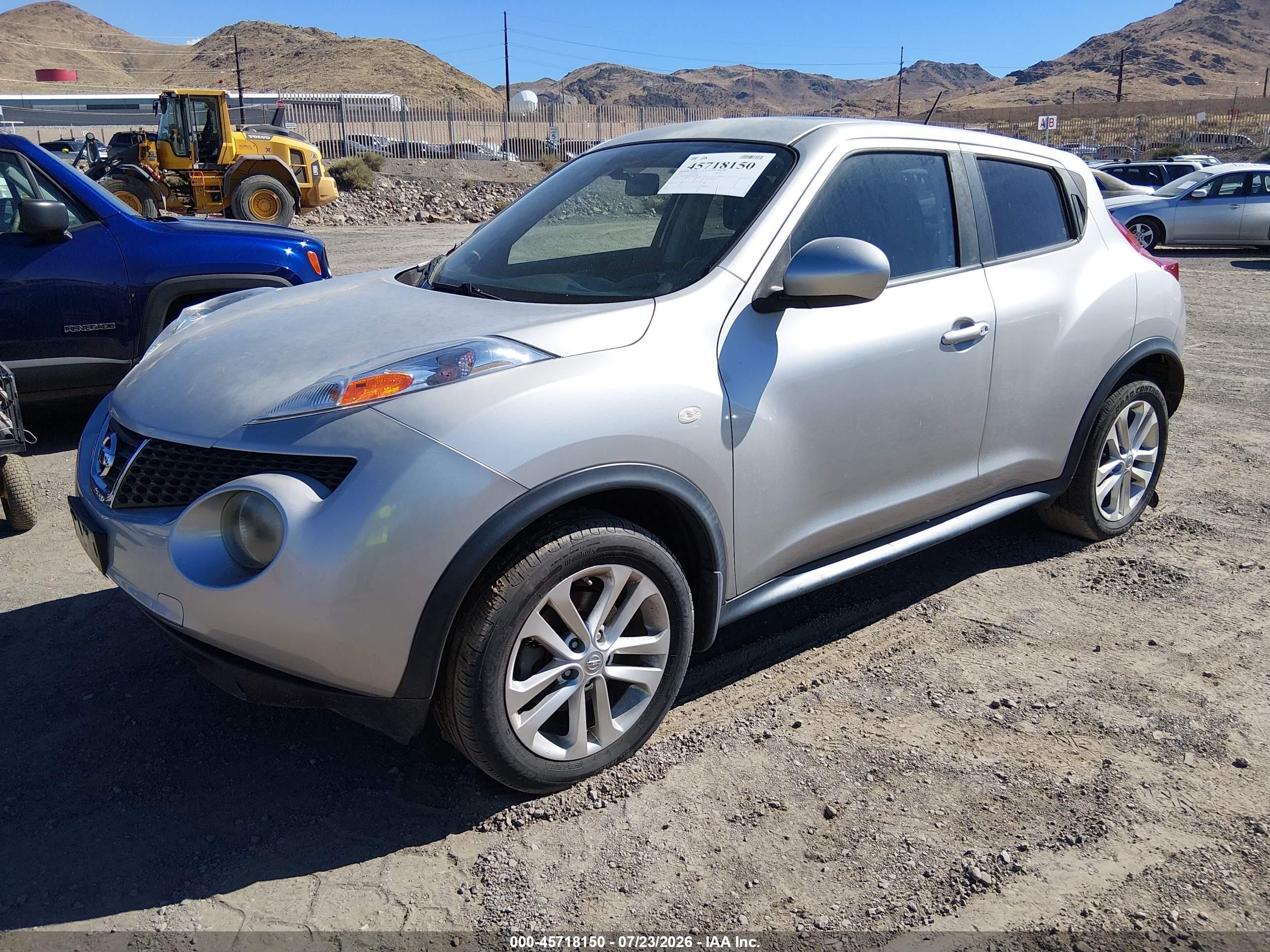 2012 Nissan Juke Sv Silver vin: JN8AF5MV8CT120058