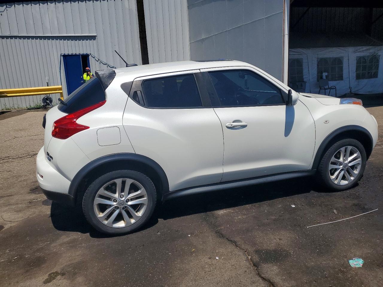 2013 Nissan Juke S White vin: JN8AF5MV8DT207587