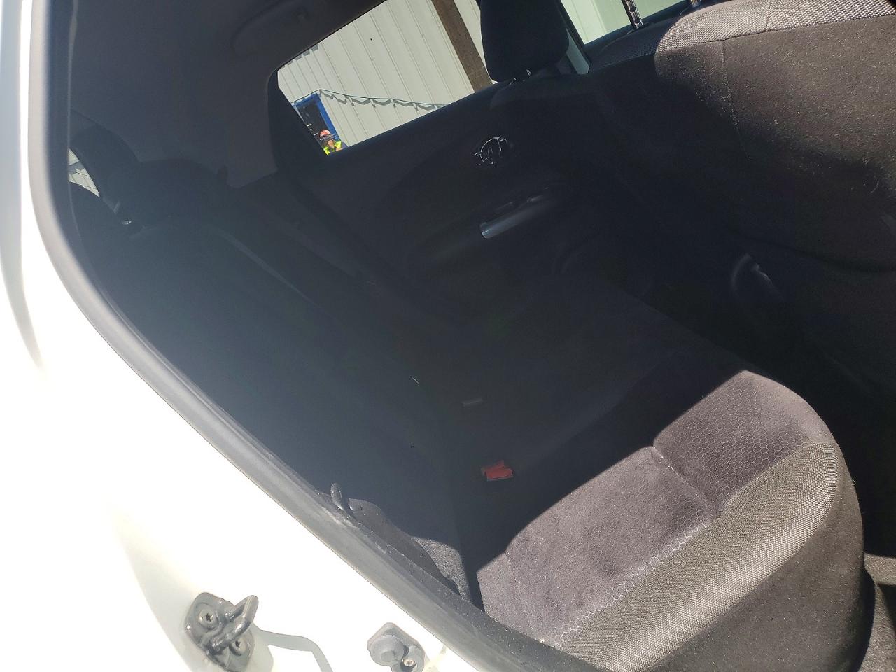 2013 Nissan Juke S White vin: JN8AF5MV8DT207587