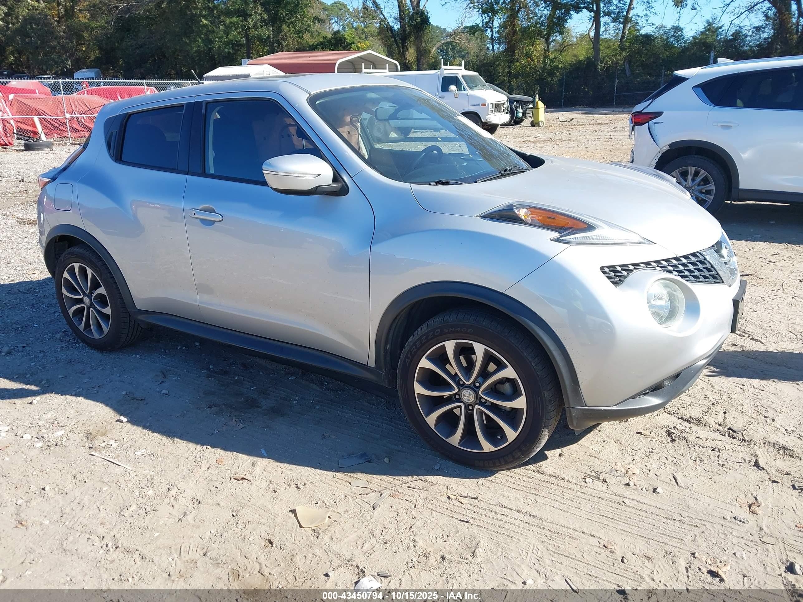2017 Nissan Juke Sv Серебряный vin: JN8AF5MV8HT752694