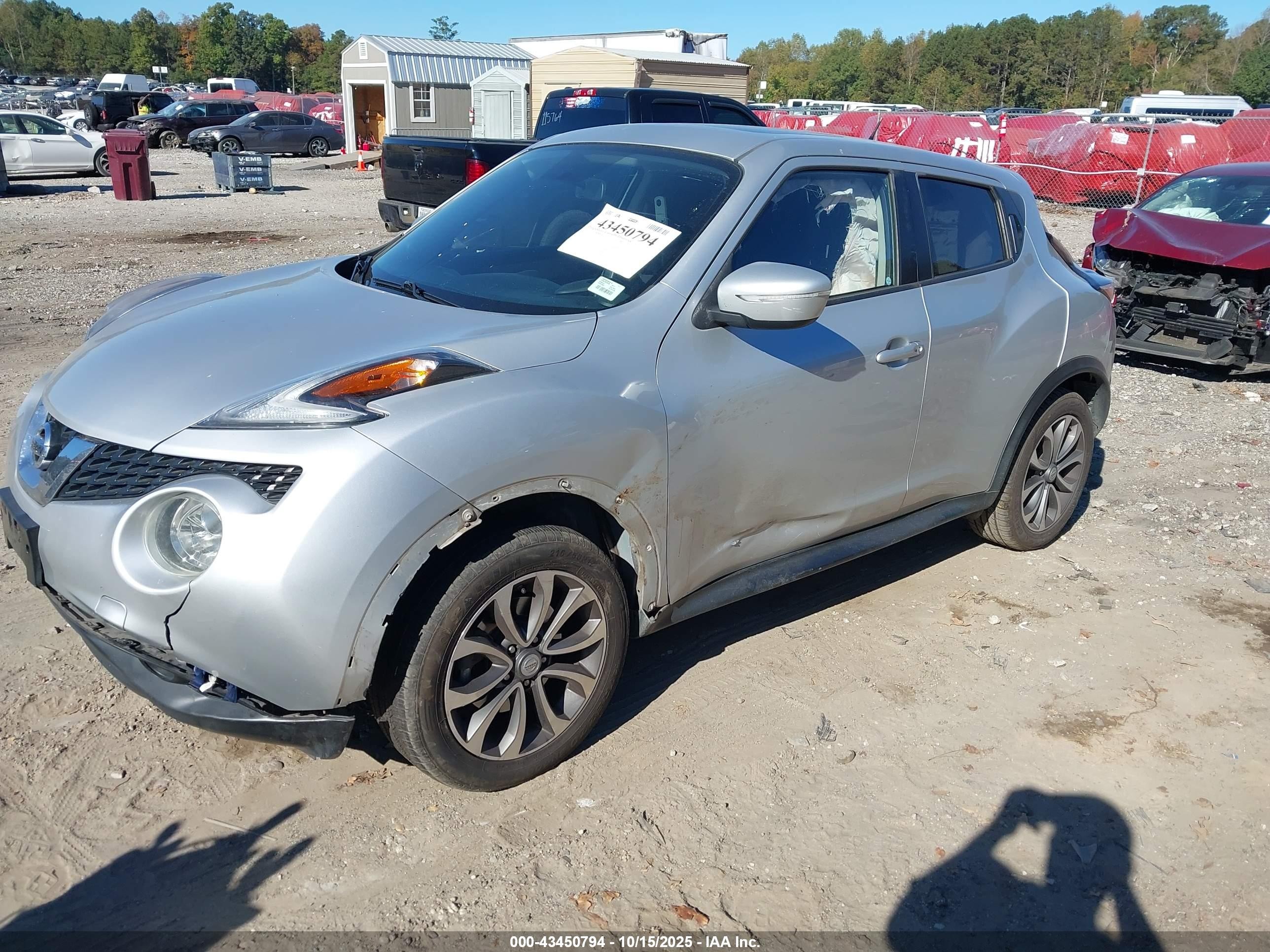 2017 Nissan Juke Sv Silver vin: JN8AF5MV8HT752694
