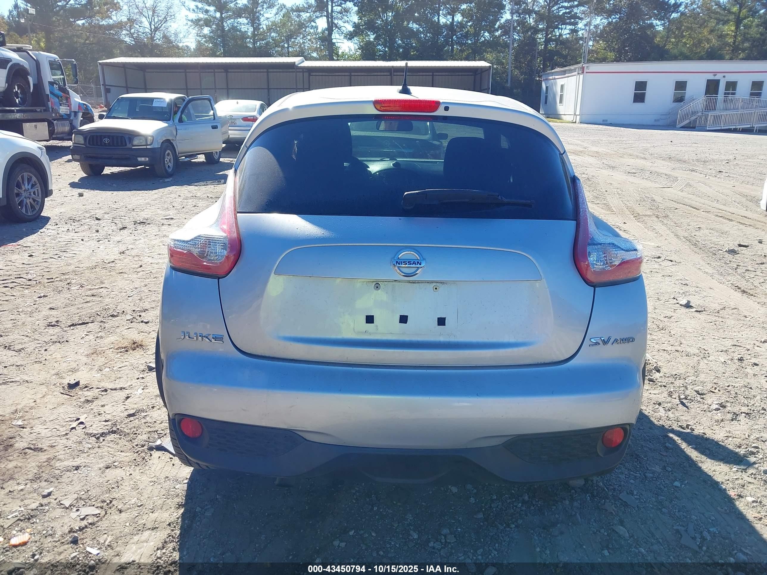 2017 Nissan Juke Sv Silver vin: JN8AF5MV8HT752694