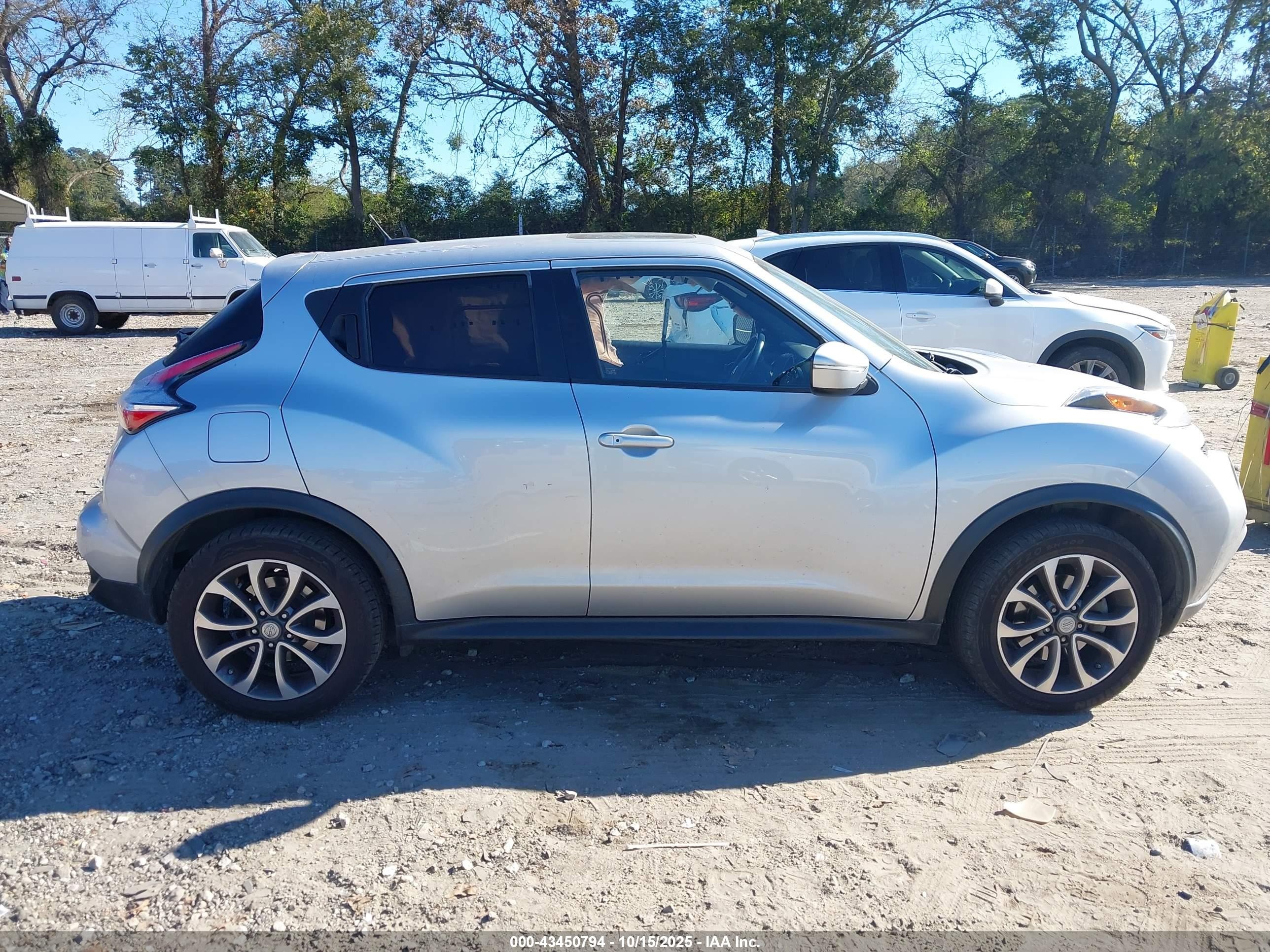 2017 Nissan Juke Sv Silver vin: JN8AF5MV8HT752694