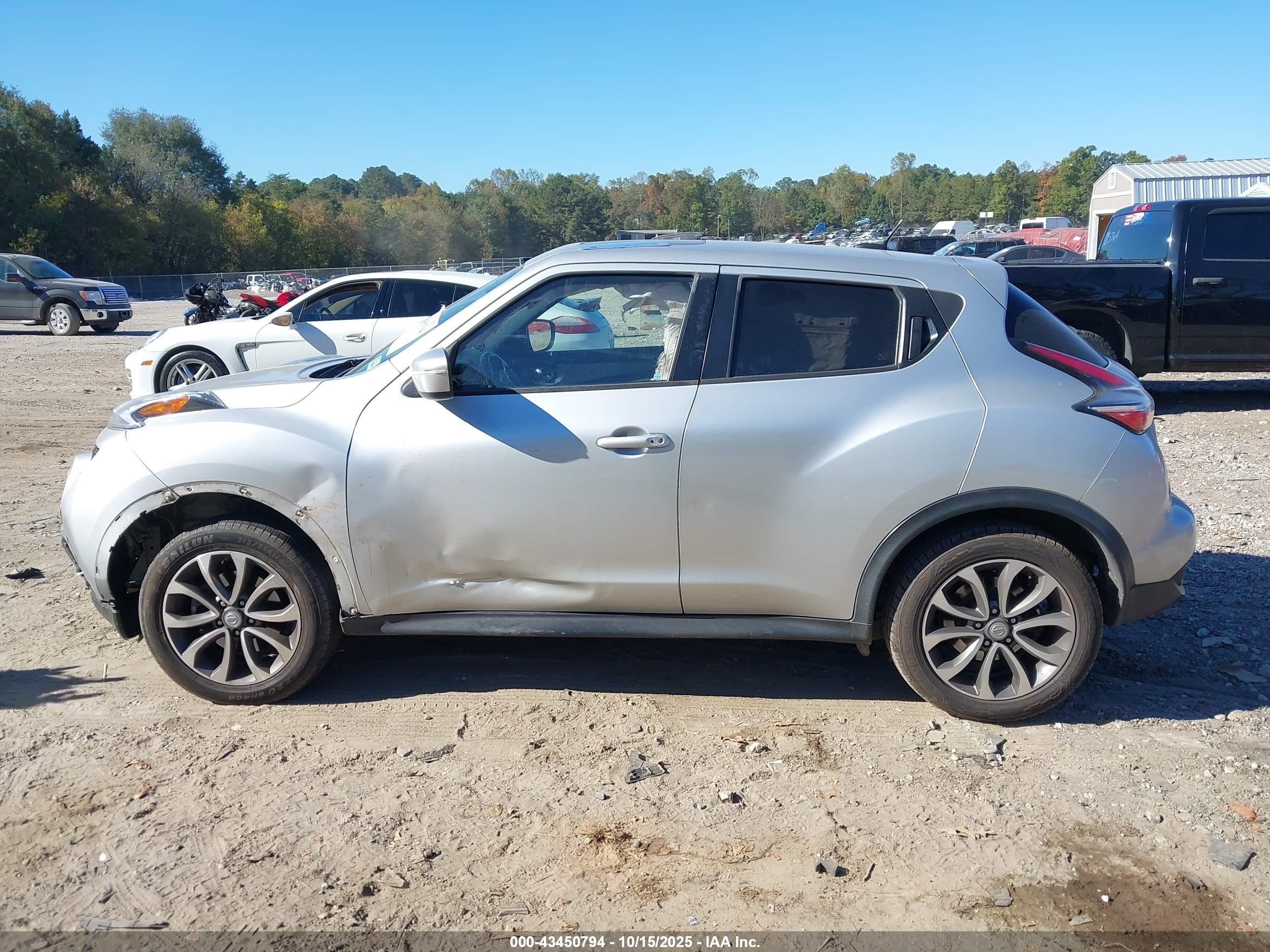 2017 Nissan Juke Sv Silver vin: JN8AF5MV8HT752694