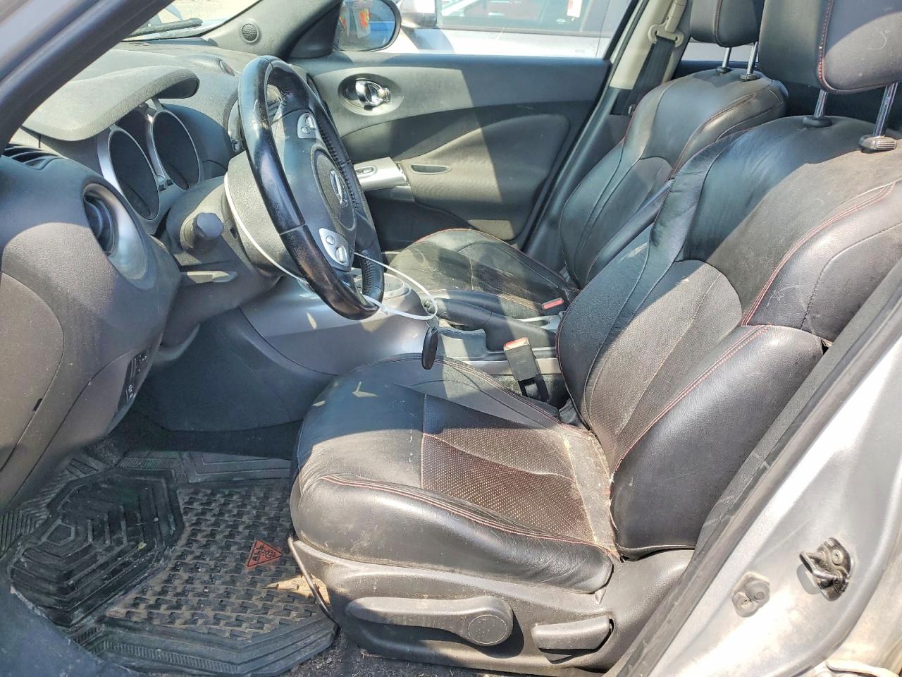 2011 Nissan Juke S Silver vin: JN8AF5MV9BT020209