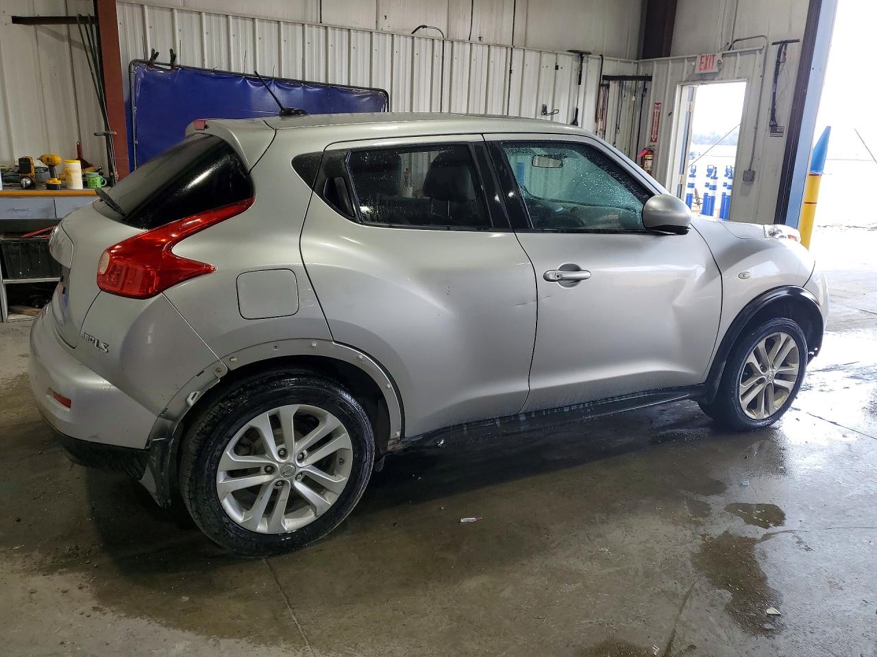 2011 Nissan Juke S Silver vin: JN8AF5MV9BT020209