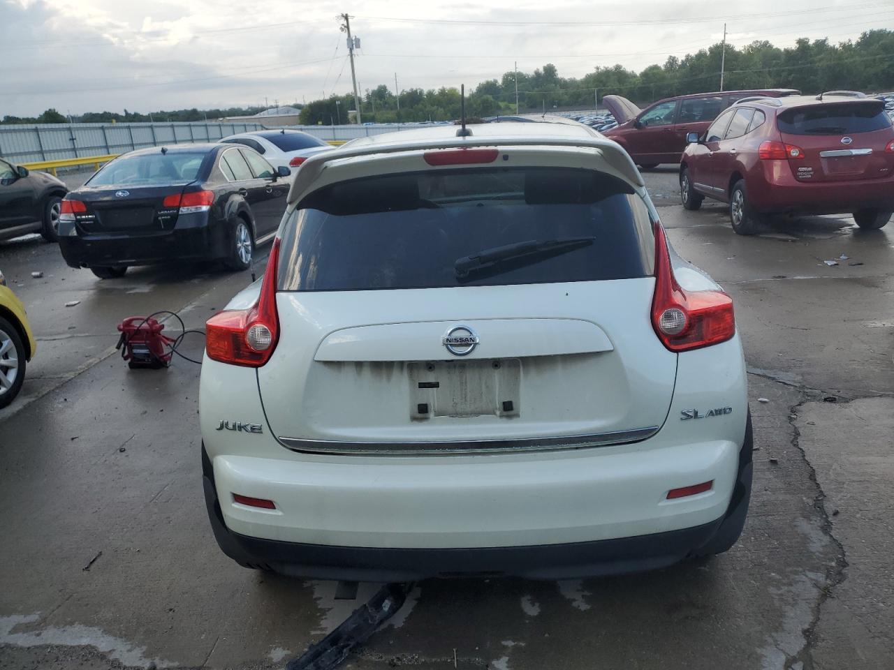 2011 Nissan Juke S Белый vin: JN8AF5MV9BT021876