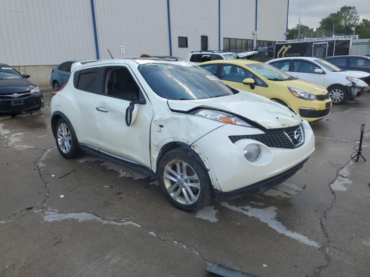 2011 Nissan Juke S Белый vin: JN8AF5MV9BT021876