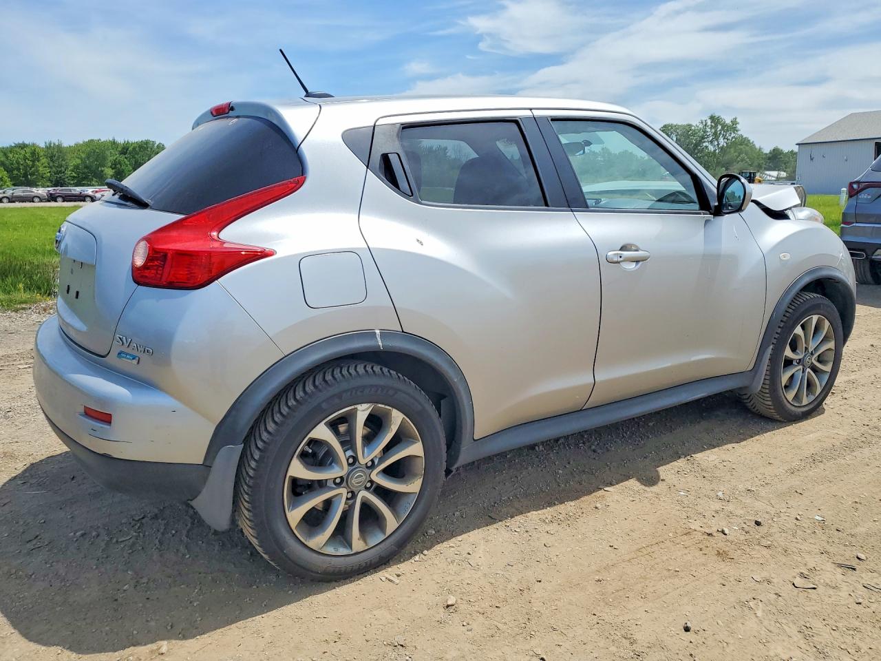 2012 Nissan Juke S Серебряный vin: JN8AF5MV9CT109926