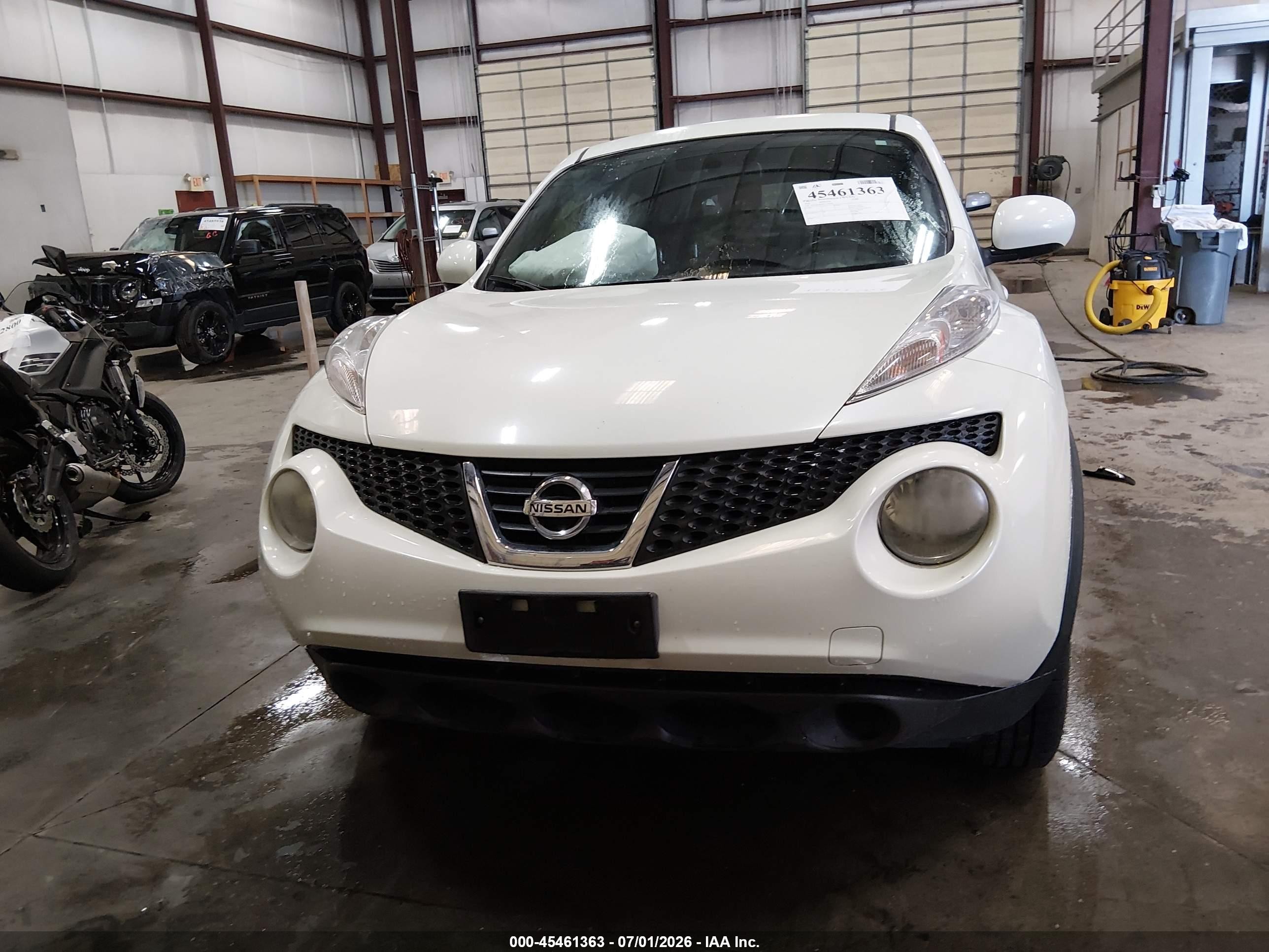 2012 Nissan Juke Sv Белый vin: JN8AF5MV9CT118108