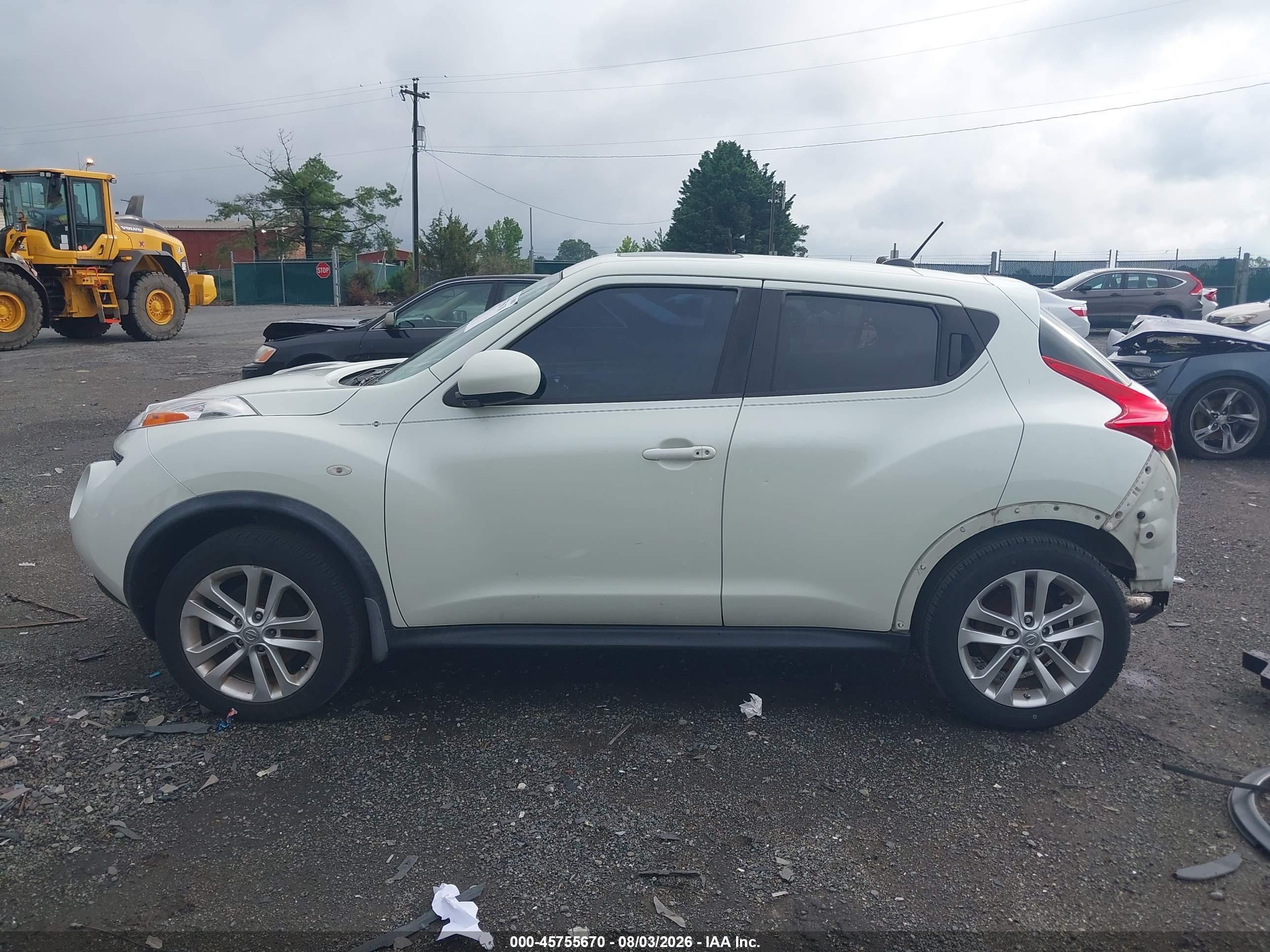 2012 Nissan Juke Sv Белый vin: JN8AF5MV9CT121896