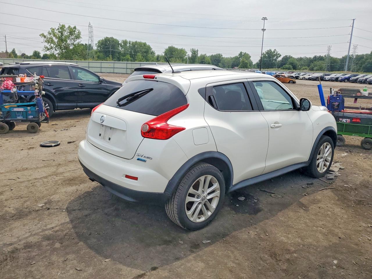 2013 Nissan Juke S White vin: JN8AF5MV9DT212457